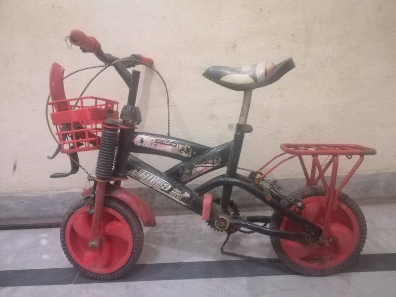 kids cycle in good condition 2
