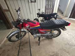 Honda 125 2010 model bike ma 1 rupa ka Kam b ni ha bilkul ok ha