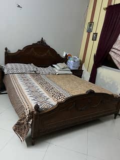 bed room set of shesham with mattress