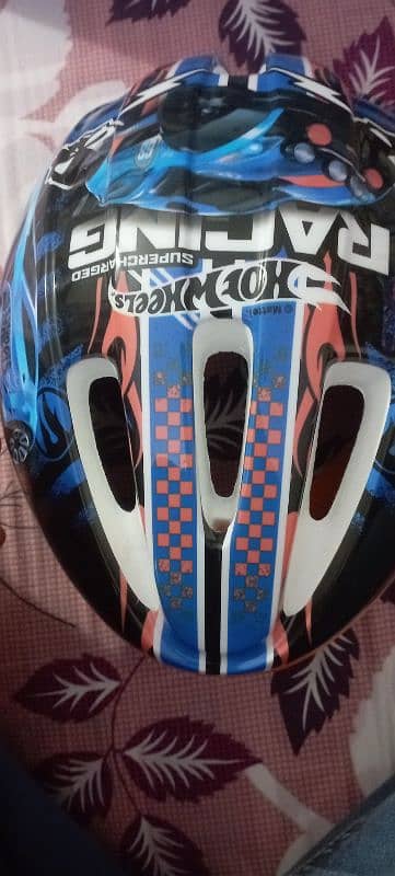 Helmet 0