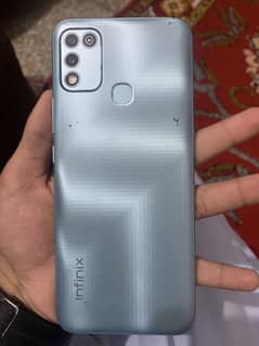 Infinix hot 10play all ok set no issue 4/64 memory 10-8 condition