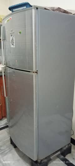 Dawlance 9188 big size fridge excellent working condition