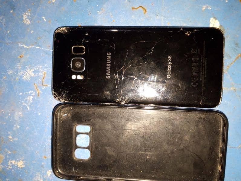 10/8.5 and back break and screen oregnal and mobile no open 1