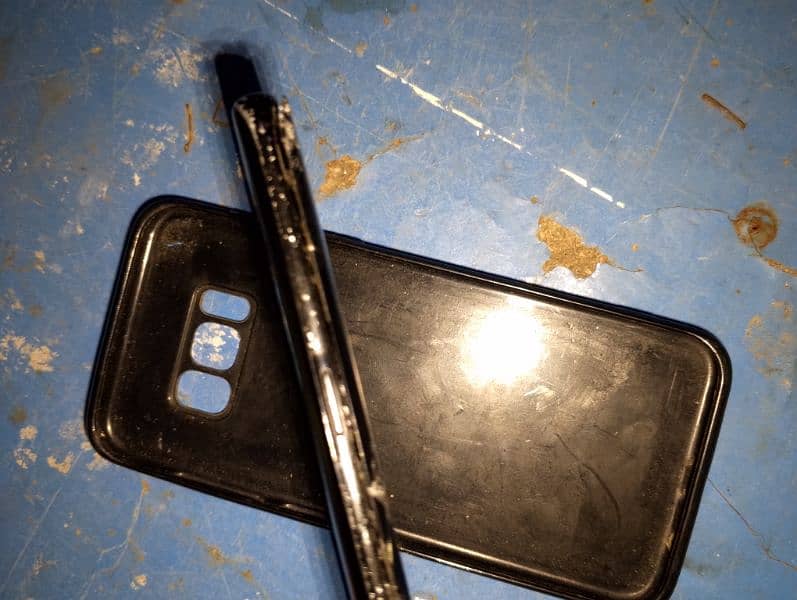 10/8.5 and back break and screen oregnal and mobile no open 3