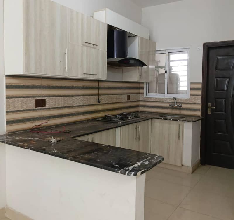 1750 Square Feet Flat Ideally Situated In Diamond Mall & Residency 0