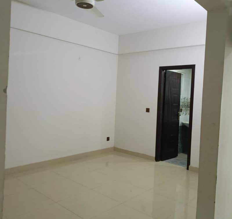 1750 Square Feet Flat Ideally Situated In Diamond Mall & Residency 1