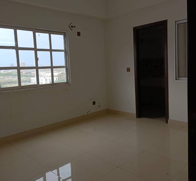 1750 Square Feet Flat Ideally Situated In Diamond Mall & Residency 6
