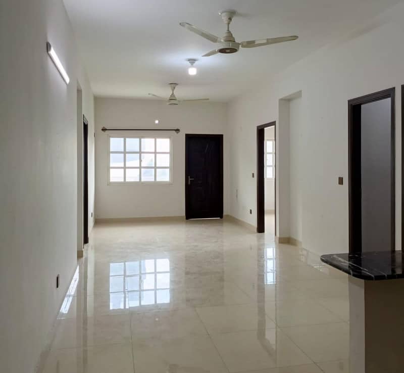 1750 Square Feet Flat Ideally Situated In Diamond Mall & Residency 7
