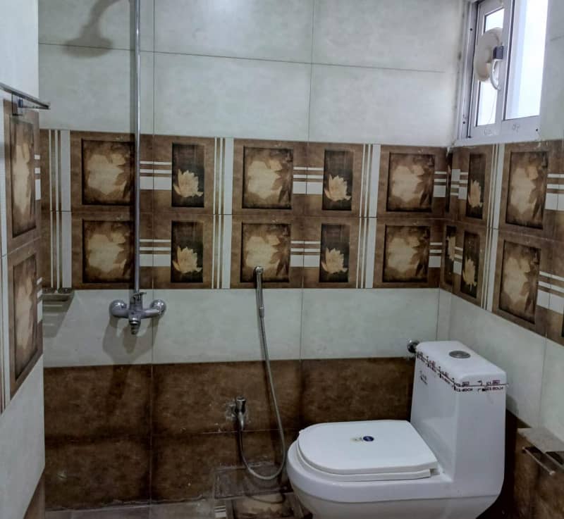 1750 Square Feet Flat Ideally Situated In Diamond Mall & Residency 16