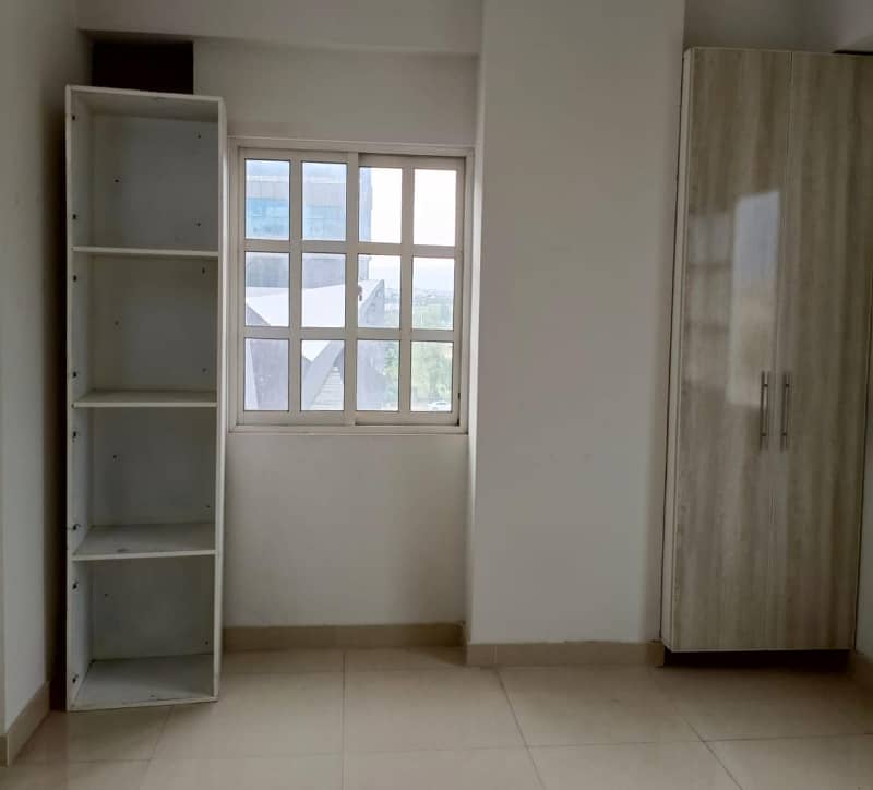 1750 Square Feet Flat Ideally Situated In Diamond Mall & Residency 21