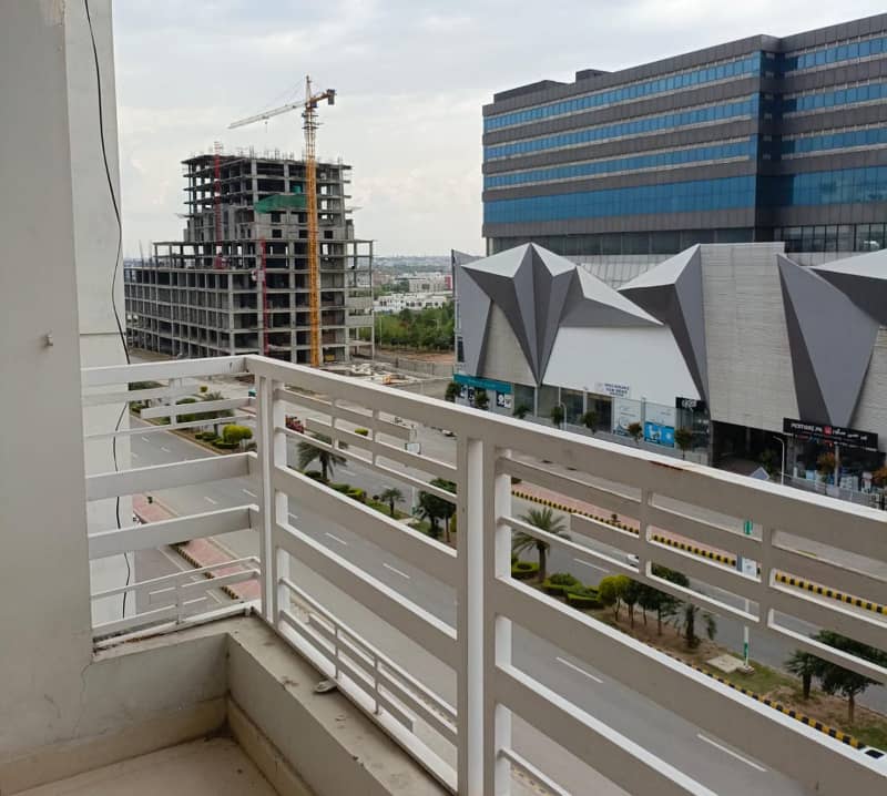 1750 Square Feet Flat Ideally Situated In Diamond Mall & Residency 22