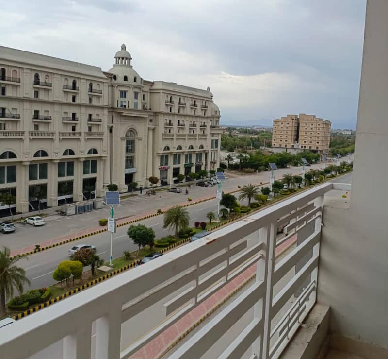 1750 Square Feet Flat Ideally Situated In Diamond Mall & Residency 23