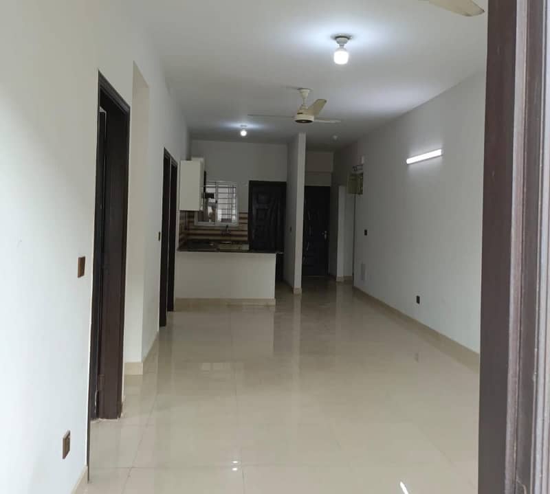 1750 Square Feet Flat Ideally Situated In Diamond Mall & Residency 24