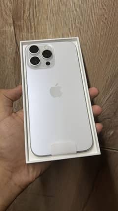 IPHONE 16 Pro Max Natural Titanium White Beauty