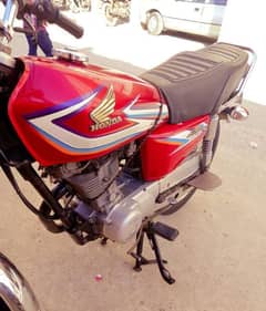 Honda 125 condition 10 by 10 hay argunt for sale