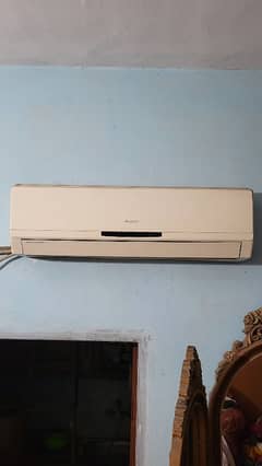 Gree 1.5 ton split ac
