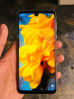 Sharp Aquos R3