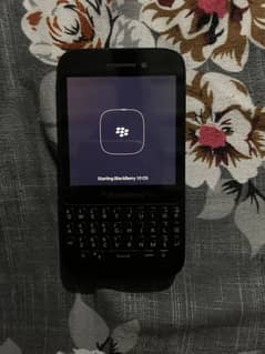 Blackberry Q5 for sale