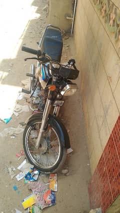 2024 model 11 month ki bike ha bike bilkul okay ha