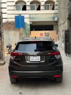 Honda Vezel 2016