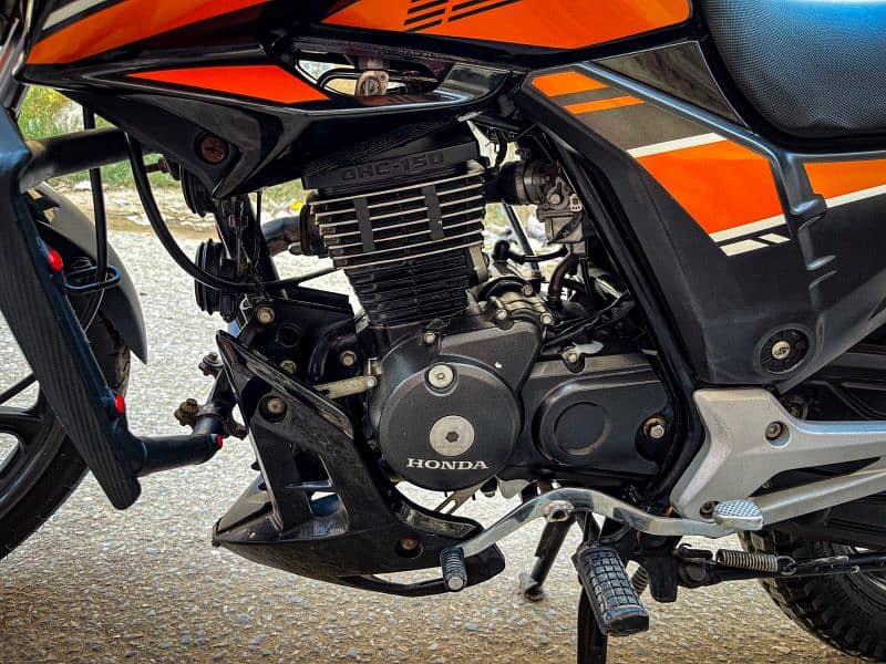 Honda CB15F 4