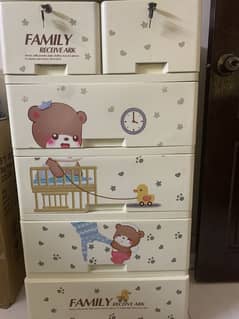 Mini wardrobe