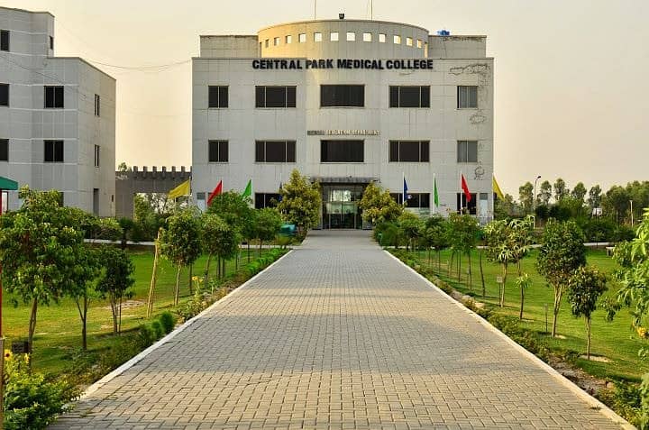 Prime Location 5 Marla Plot for Sale in J Block, Central Park Lahore 0