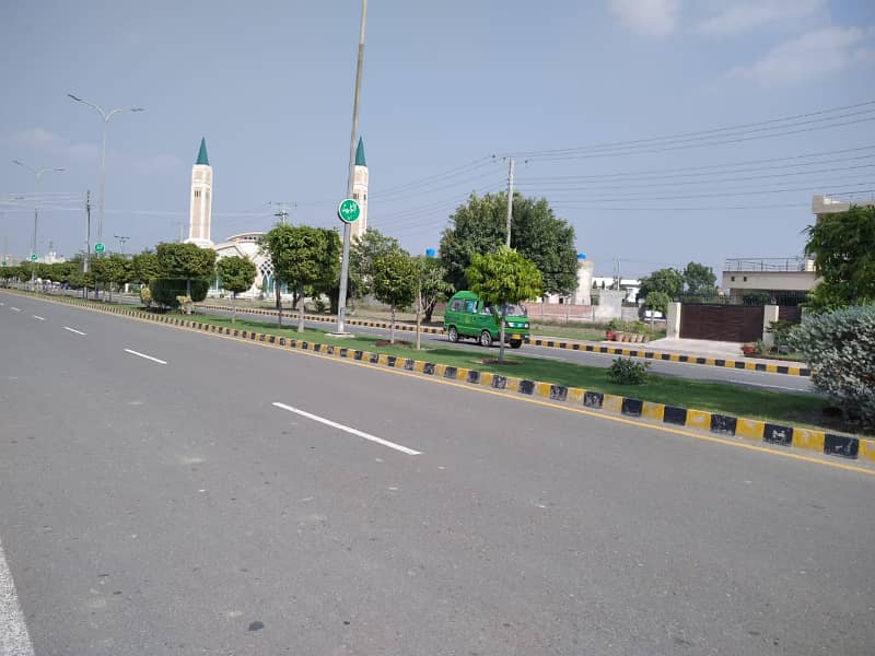 Prime Location 5 Marla Plot for Sale in J Block, Central Park Lahore 12