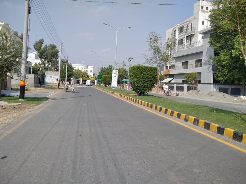 Prime Location 5 Marla Plot for Sale in J Block, Central Park Lahore 13