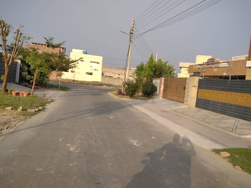 Prime Location 5 Marla Plot for Sale in J Block, Central Park Lahore 15
