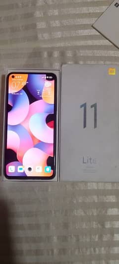 Xiaomi mi 11 lite. . 6GB Ram 128GB Memory