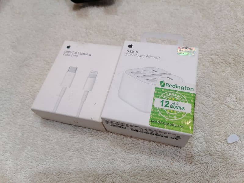 i Phone orignal california 3pin 20w charger with cable 1