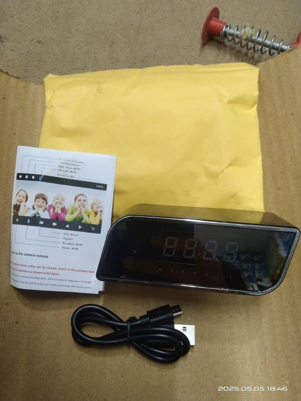 Table Clock Hidden camera video recorder 0