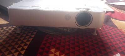 Projector for sale 10/10 condition
