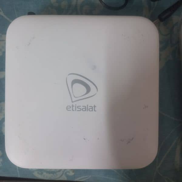 Etisalat android box version 9 good condition 5