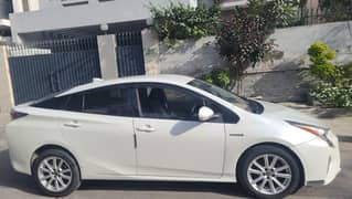 PRIUS HYBRID PEARL WHITE A PREMIUM GRADE