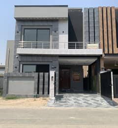 5 MARLA FACING PARK BRAND NEW HOUSE IS AVAILABLE FOR SALE IN DHA PHASE 11 RAHBAR SECTOR 2