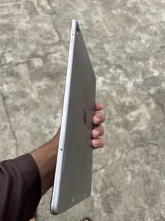 iPad 6gerneration  32 gb all ok waterpack