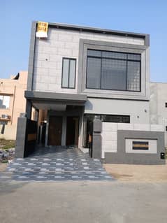 5 MARLA BRAND NEW BEAUTIFUL HOUSE IS AVAILABLE FOR SALE IN DHA PHASE 11 RAHBAR SECTOR 2 LAHORE