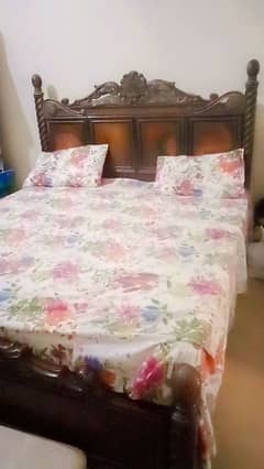 sheesham king size bed without mattress with two side tables