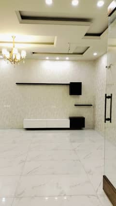 10 Marla House For rent Is Available In Bahria Town - Sector C
