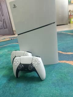 PS5 NEW CONDITION+ FREE CONTROLLER