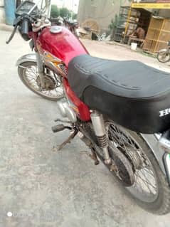 Honda 125 ha bike ma koi masla nhi ha bike bulkul okay ha  sb Kuch oka