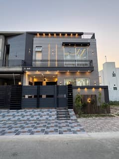 Center Park Housing Society 5 Marla House For Sale