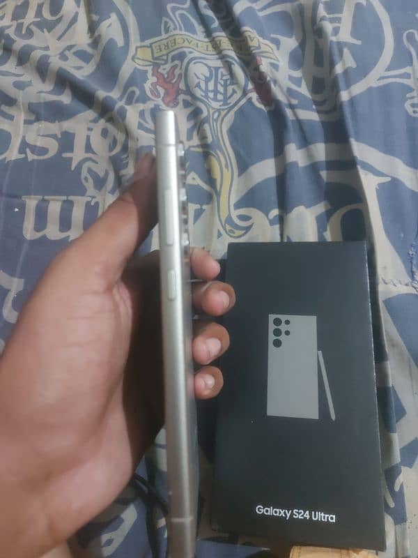 s24 ultra with box only sim time used 12/256 1