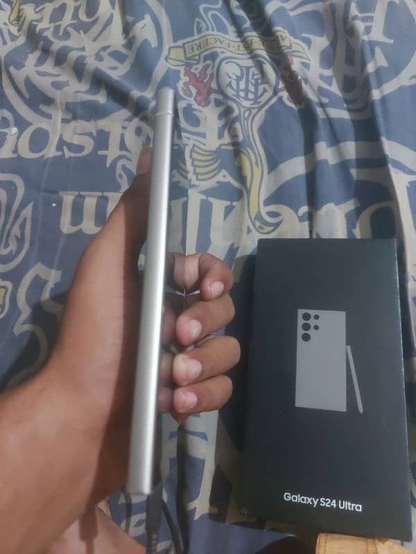 s24 ultra with box only sim time used 12/256 2