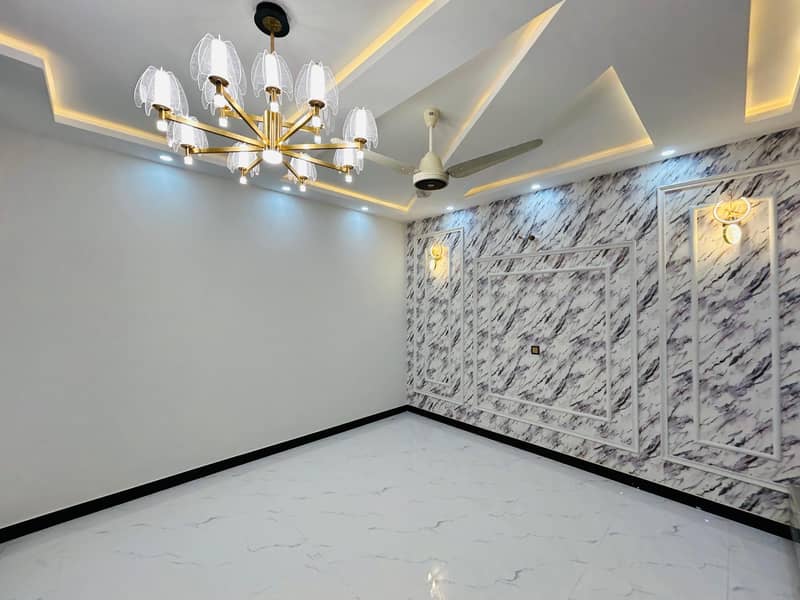 Prime Location 10 Marla House For sale In Central Park - Block A Lahore In Only Rs. 40000000 6