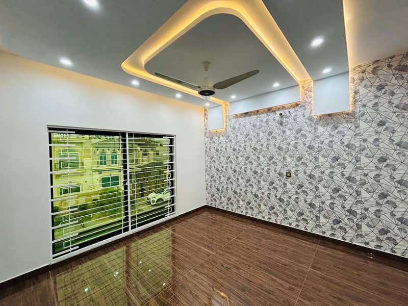 Prime Location 10 Marla House For sale In Central Park - Block A Lahore In Only Rs. 40000000 9