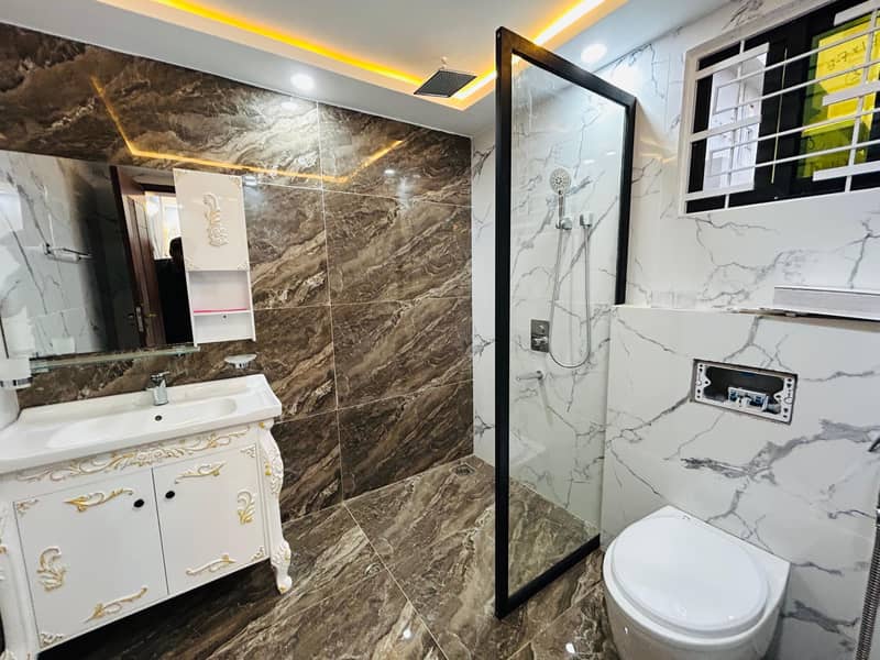 Prime Location 10 Marla House For sale In Central Park - Block A Lahore In Only Rs. 40000000 13