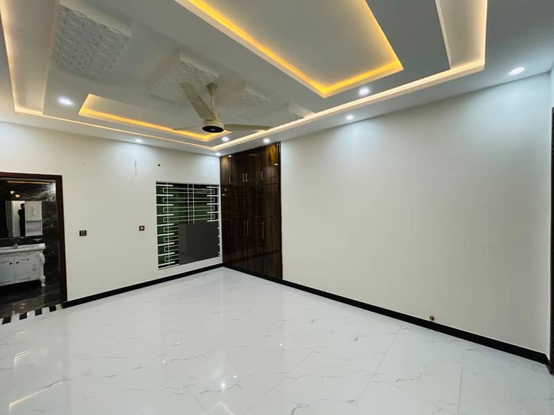 Prime Location 10 Marla House For sale In Central Park - Block A Lahore In Only Rs. 40000000 14
